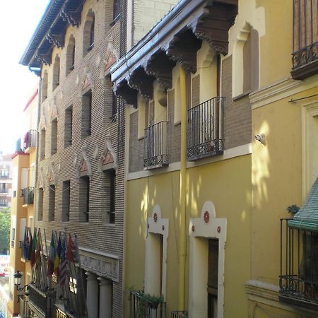 Apartamentos Turisticos Reyes Catolicos Zaragoza Eksteriør billede