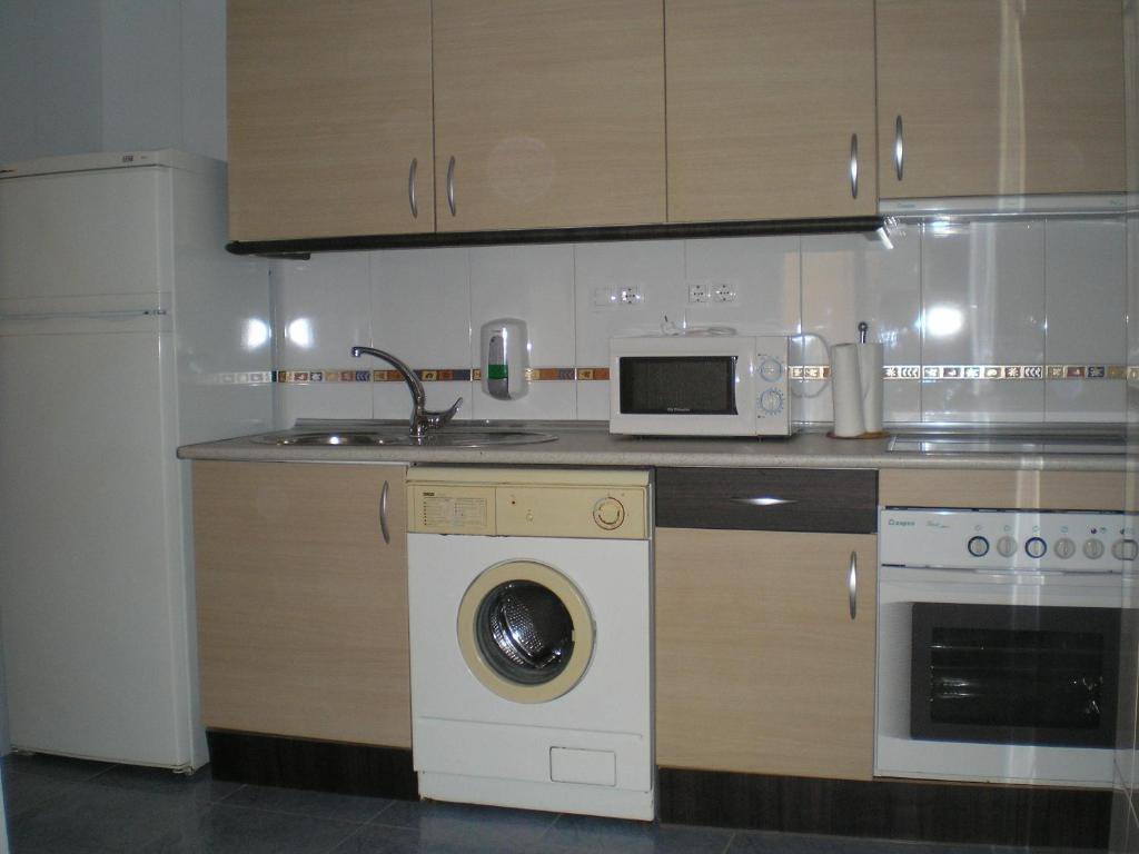 Apartamentos Turisticos Reyes Catolicos Zaragoza Værelse billede