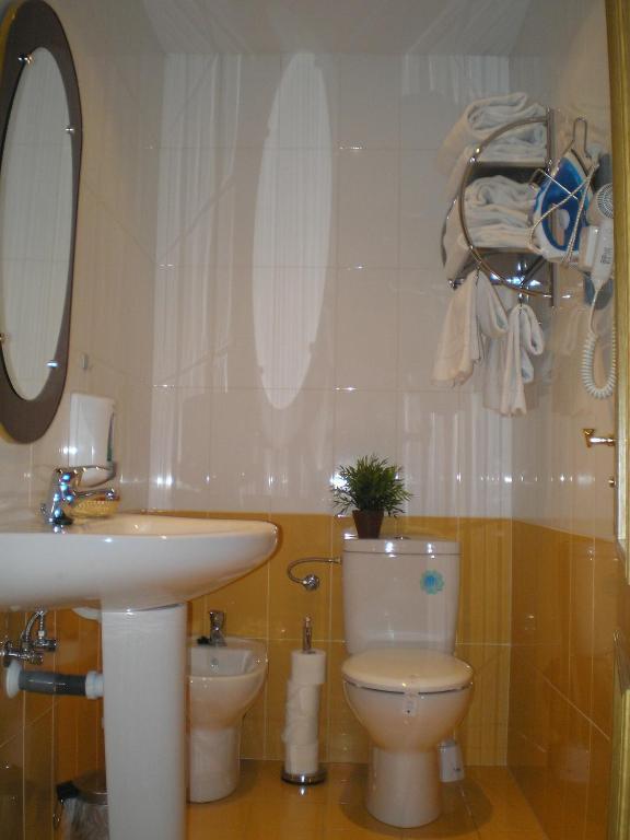 Apartamentos Turisticos Reyes Catolicos Zaragoza Værelse billede